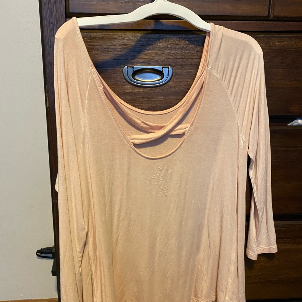Soft n sexy American Eagle shirt!!
